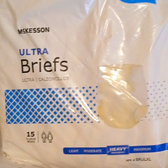 McKesson Ultra Briefs XL Heavy Absorbency 500ml Disposable White 15 Ct