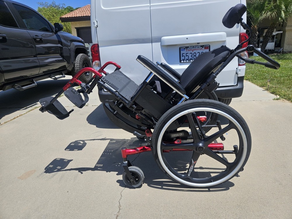 HEAVY DUTY Ki Focus cr 22″ 400LB MAX Tilt In Space Wheelchair HD used Red