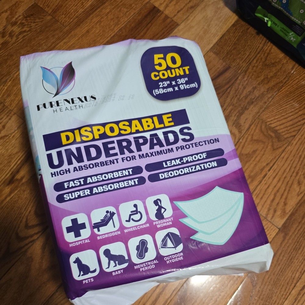 Disposable Bed Pads for Adults 23″ x 36″ (50 Count) – Super Absorbent and Wat…