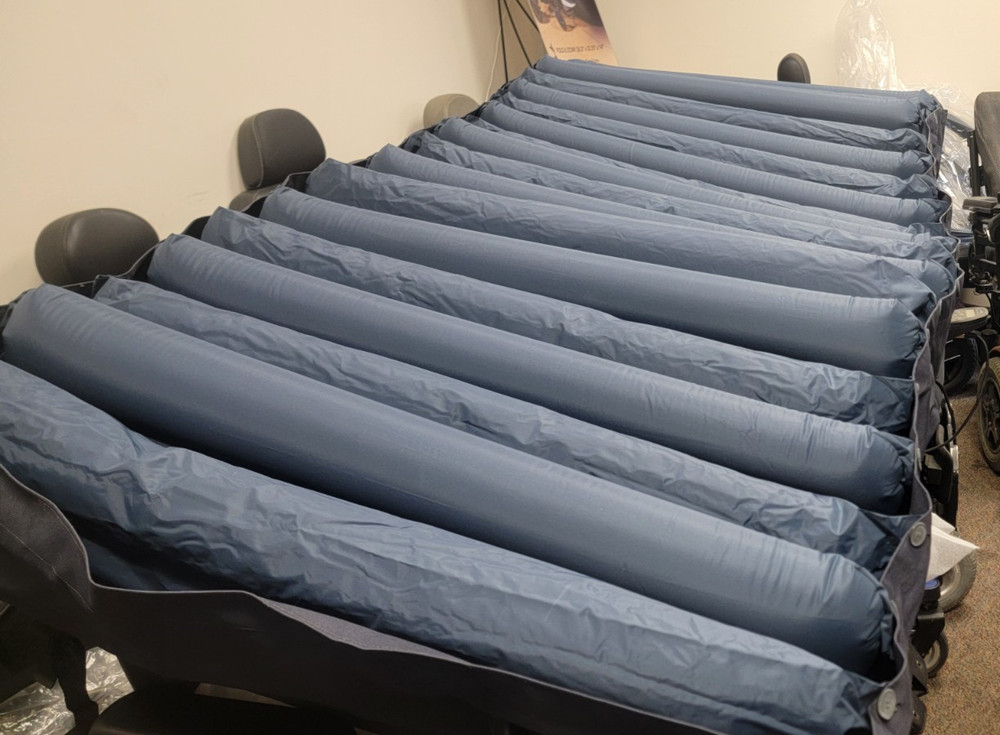 Invacare Careguard 8000 Mattress System Low Air Loss, Alternating Pressure
