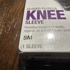 NEW MUELLER SPORT CARE 52641 CLOSED PATELLA KNEE SLEEVE SMALL NEOPRENE