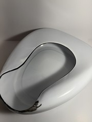 Vintage 1940s Cesco Columbian Made White Porcelain Enamel Metal Bed Pan