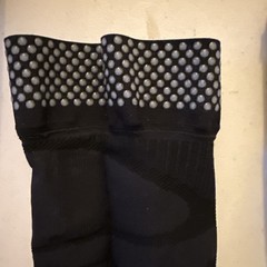 Bauerfeind Sports Compression Knee Support NBA – Lightweight Large, Black- USED