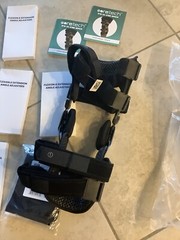 Pair 2 Right And Left Medium Core tech Coretech 845 Knee Braces New W/ Sleeves