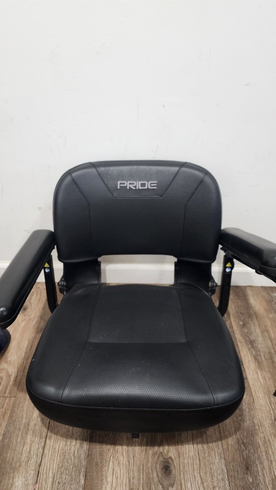 Pride GoGo Mobility Scooter Seat 18 “ Wide With Armrests go go