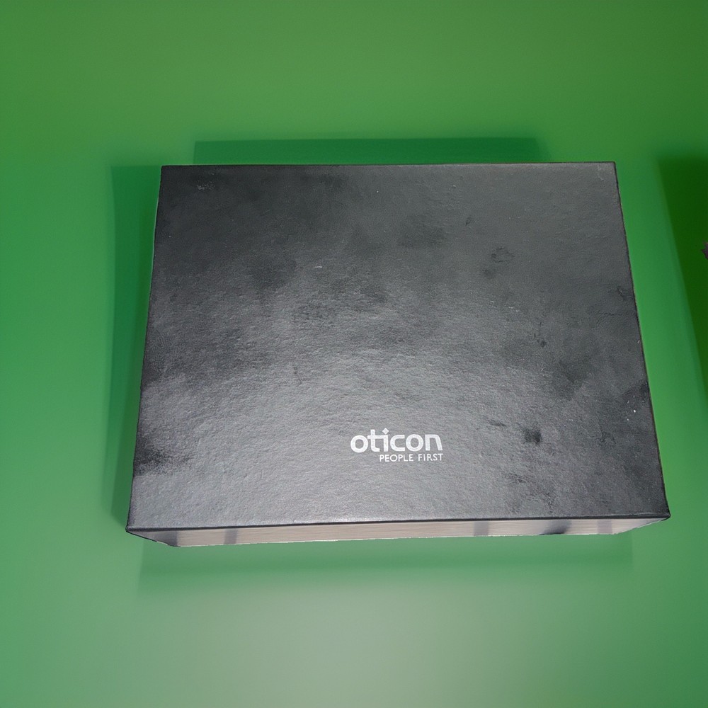 Oticon BTE listing solutions Pair Both Ears Black w/ Case