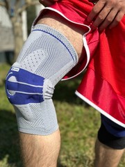 Bauerfeind GenuTrain A3 Size 4 Right Advanced Knee Joint Brace Support Patella