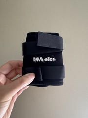 Mueller Sport Care Wrist Sleeve Support Brace Moderate Level 1 Sleeve
