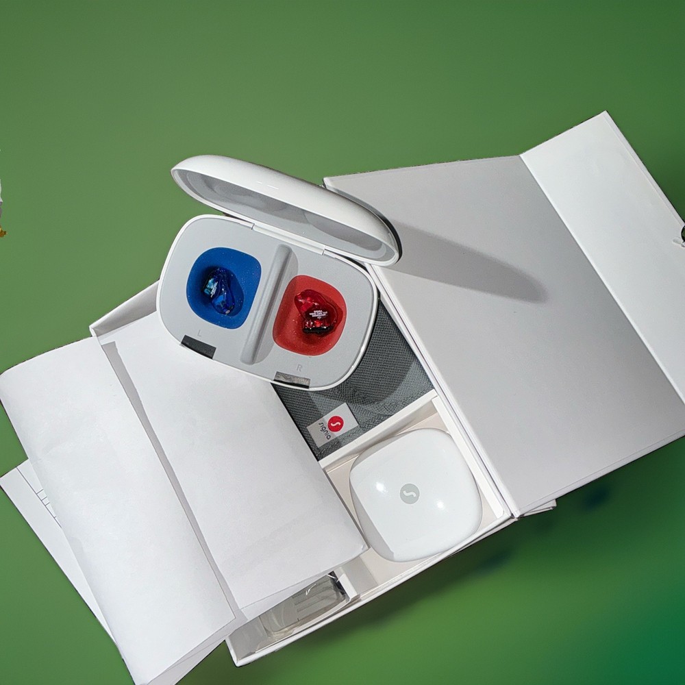 Signia Indio 7ax listening solutions +Charger Case/Dock Kit White