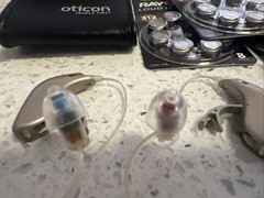 Oticon Alta2 Hearing Aid Silver for Both Ears With Soft and Hard Case 50 Battery