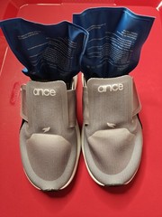 Ance Recovery Sneakers Icepack Acupressure Dancers Performers Size 4 MSRP $159