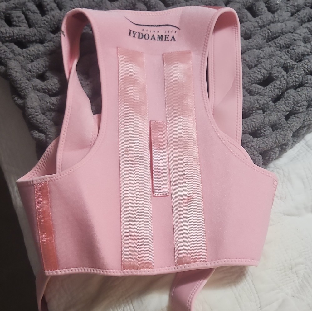 IYDOAMEA Adjustable Posture Corrector Back/Shoulder Brace Pink