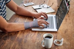 Dr. Arthritis Doctor Developed Wrist & Hand Compression Sleeve Support Brace