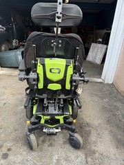 Quantum Edge 2.0 iLevel Power Wheelchair Green Elevating Seat