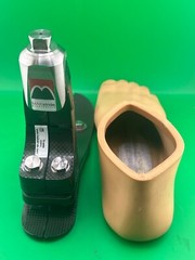 trekk makstride prosthetic foot. Size 28, right shell. Max weight 300 pounds