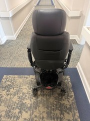 Mobility chair / electric wheelchair