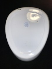Vintage Enamelware White Bedpan. Queen Columbian Made. Excellent condition