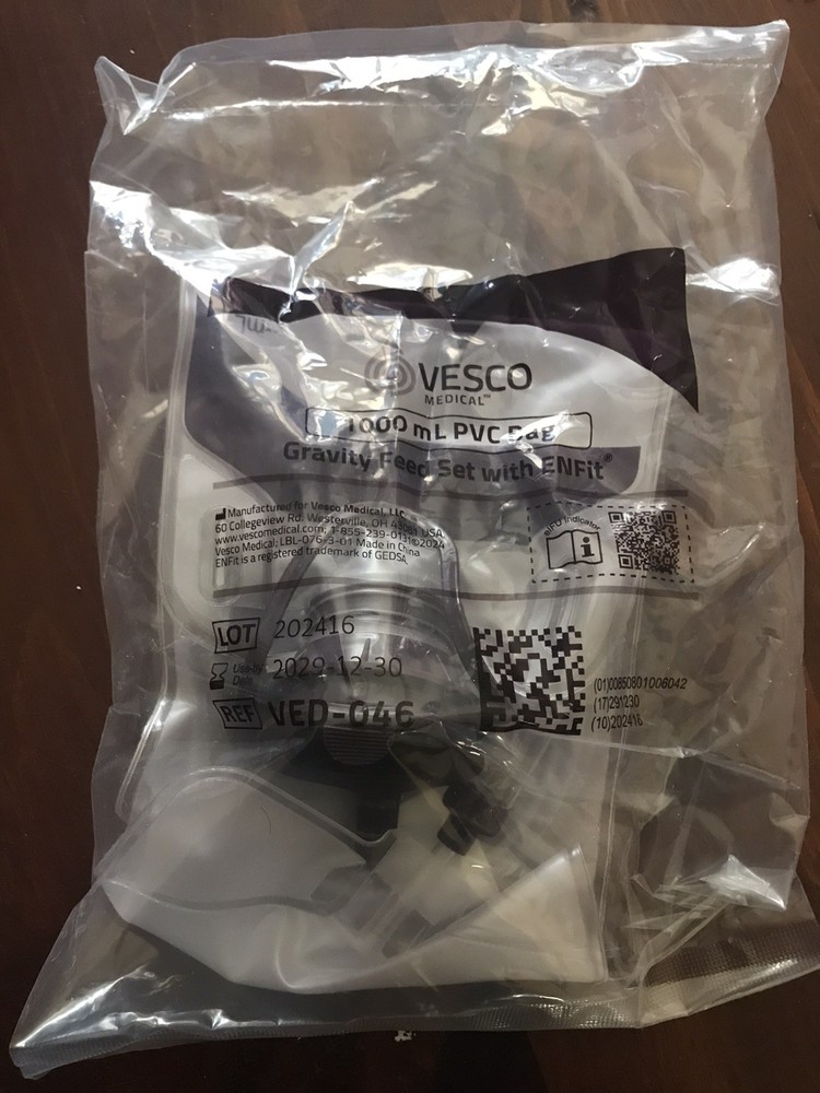 Vesco Medical 1000mL PVC Bag Gravity Feeding Set with ENFit Qty 1
