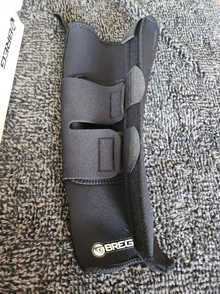 Breg 07072 Lateral Stabilizer, Right Knee Brace, Size Small, Neoprene, New