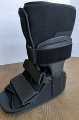 United Ortho Short Air Cam Walker Fracture Boot Size Small- Fits Left or Right