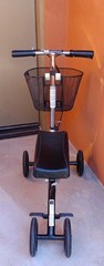 Medline Adult knee walker 4 wheels, 350 lbs weight capacity Excellent Condition