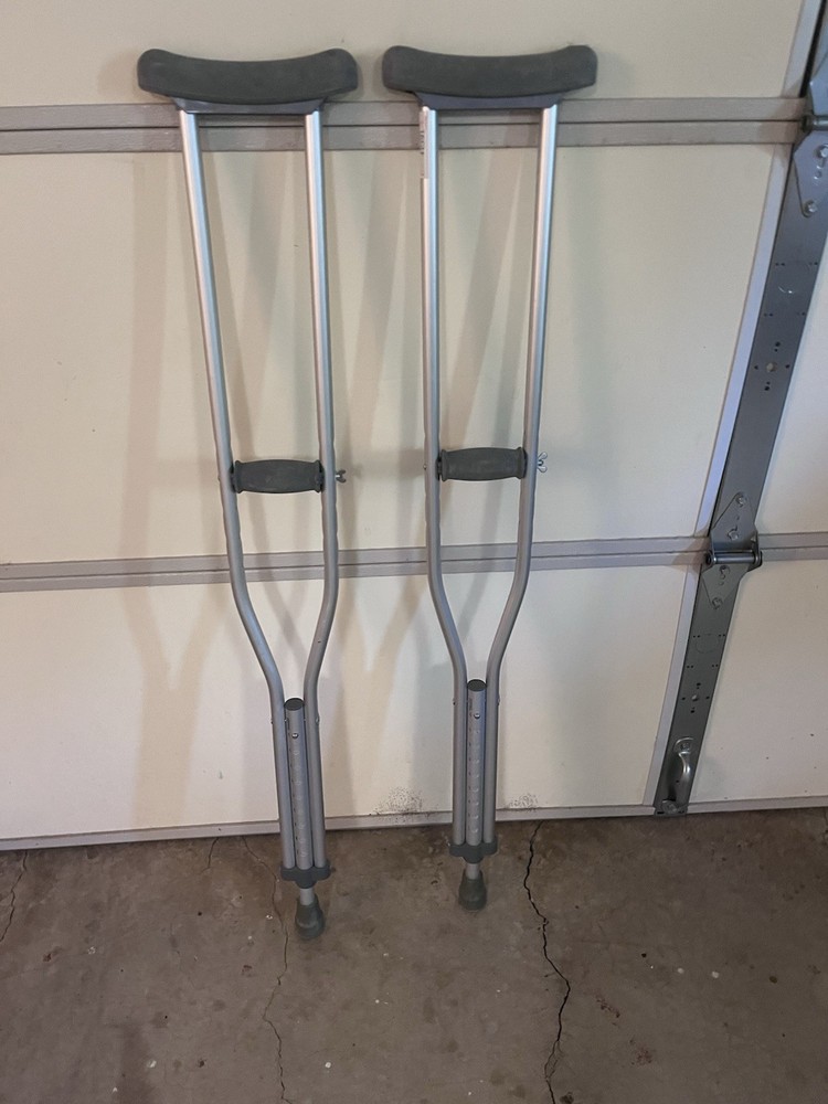Tech Services 6800 Standard Underarm Crutches Pair Aluminum Silver/Gray