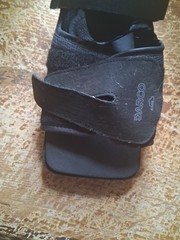 DARCO Square Open Toe Medical-Surgical Post Operative Shoe Medium Used Twice