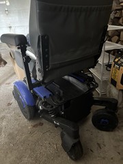 Invacare Power Wheelchair Gray Joystick Adjustable Footrests Flip Up Armrests