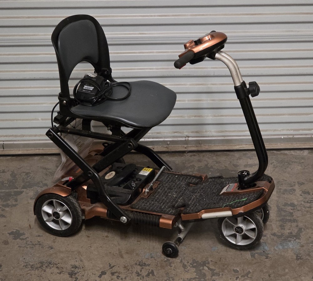 TranSport Manual Folding Electric Mobility Scooter „For Parts Repair“ W/Charger