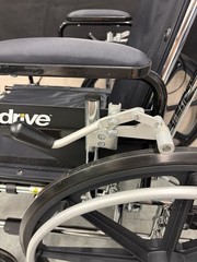 FOR CHARITY:Drive Viper Plus GT 18″ Reclining Wheelchair w Desk Arms pla418rbdda
