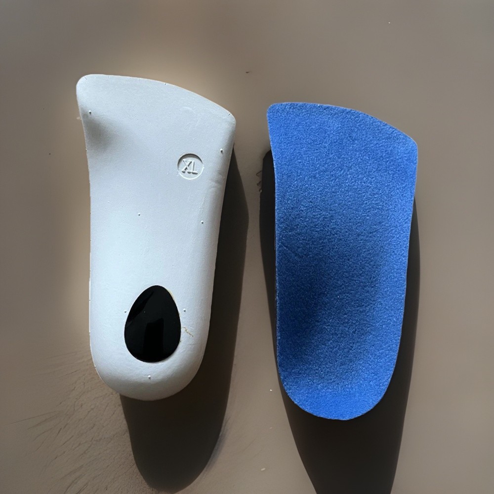 Pre-molded orthotics, blue neoprene cover /EVA bottom . All sizes ✉️