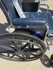 Medline MDS806900 Excel Extra-Wide 24″ Bariatric Wheelchair.