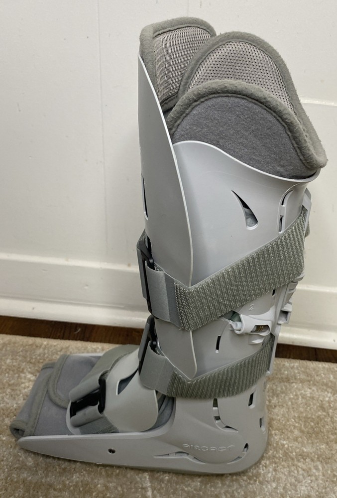 Aircast XP Walker (Extra Pneumatic) Walker Boot Large 01P-M Medium with Inflator