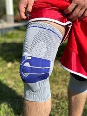 Bauerfeind GenuTrain A3 Size 4 Right Advanced Knee Joint Brace Support Patella