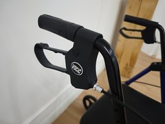 Walkers for Seniors, Rollator Walker with SeatSupports 330lb, 8″ Big Wheels-used