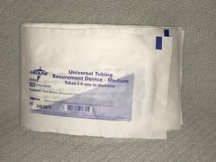 MEDLINE 1 EA Tube Securement Device, Medium, Sterile Universal Tubing DYND7600M