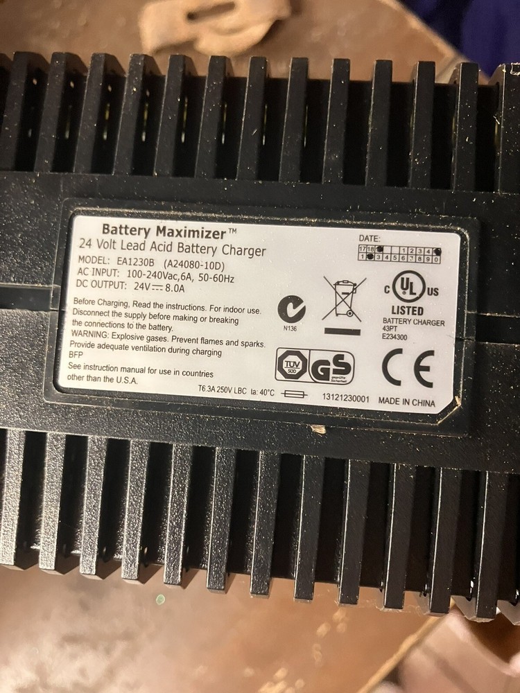 Battery Maximizer 24V 8A Battery Charger for Power Wheelchair Scooter EA1230B