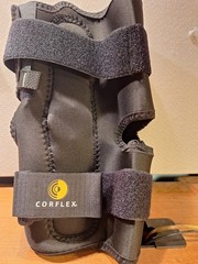 Corflex Cooltex 13″ Anterior Closure Knee Wrap OP Pop wHinge. XL
