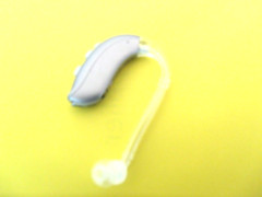 PROGRAMMABLE DIGITAL HEARING AID 3 programs, 4 levels noise control, 3 mics,