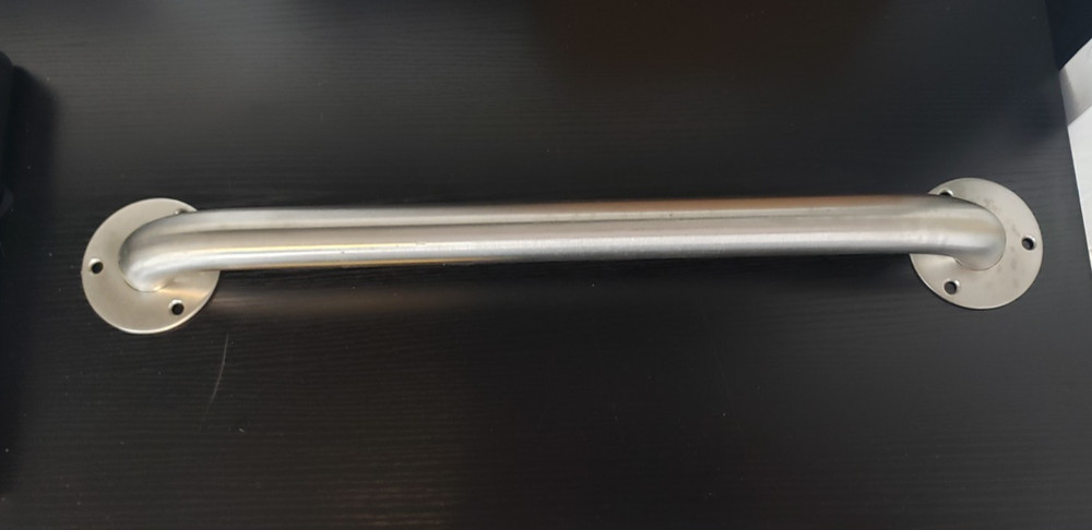 18“ x 1 1/2“ Stainless Steel Grab Bar Franklin Brass 15LBG
