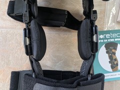 New Coretech RIGHT Knee Brace 845 OA Size Small (SUP2079BLKRS) HCPCS L1845 L1852