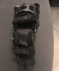 Coretech 845 OA Knee Brace Left Knee Medium Size w/ Extension Angle Adjusters