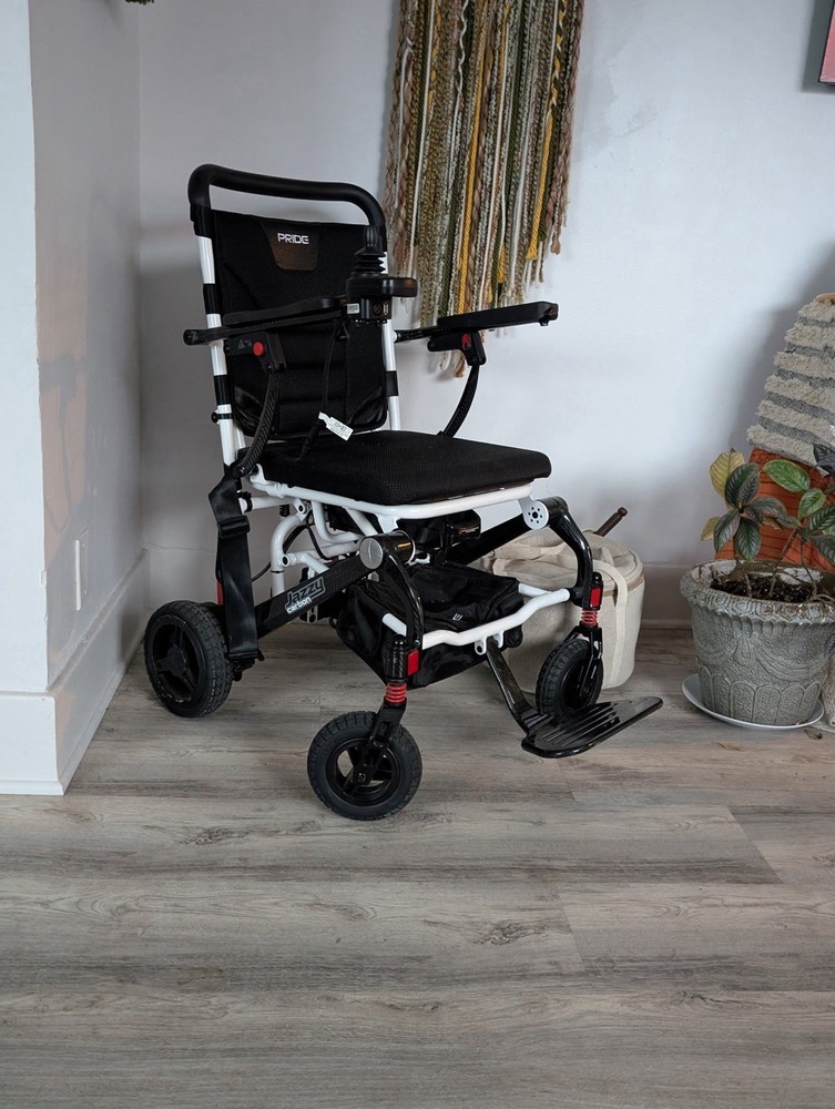 Pride Jazzy Carbon Folding Power Wheelchair, 300 lb limit/ weighs 45lbs