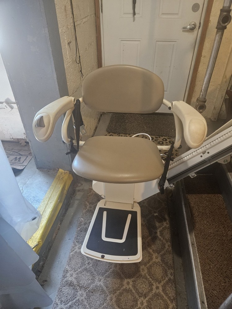 Hammar Stair Lift Straight. Pick up in New Jersey