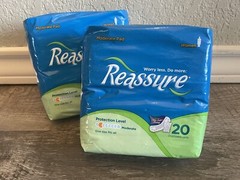 LOT OF 2 – REASSURE MODERATE 20 PADS ONE SIZE NEW WOMEN DISPOSABLE SOFT LINING