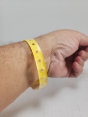 Lot of 100 Adult Plastic Yellow Insert I.D. Wristbands – FREE SHIPPING