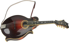 Walker & Williams M-41 Chestnut Brown Leather Mandolin Strap for a or F Types