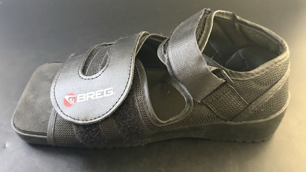 Breg Post-Op Walking Shoe Orthopedic Square Open Toe – Size Small VC9