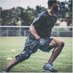 DonJoy Performance BIONIC FULLSTOP ACL Knee Brace, Medium Medium, Black
