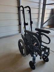 Quickie Iris Zippie Recline Tilt in Space Wheelchair 14″x13″ OR 14″x16″ ?